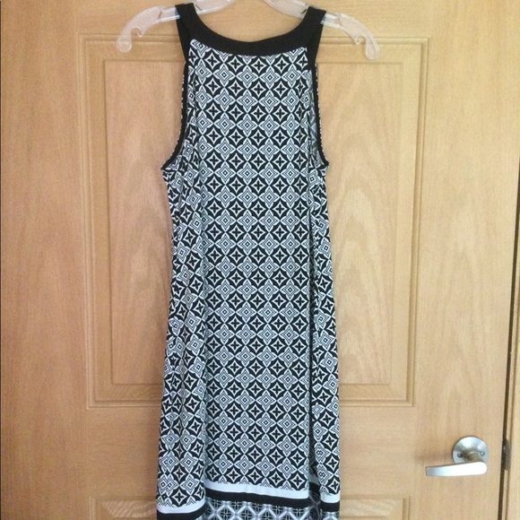 NWT     Magnolia Grace Alhambra Embroidered Trim Knit Dress - Picture 2 of 3